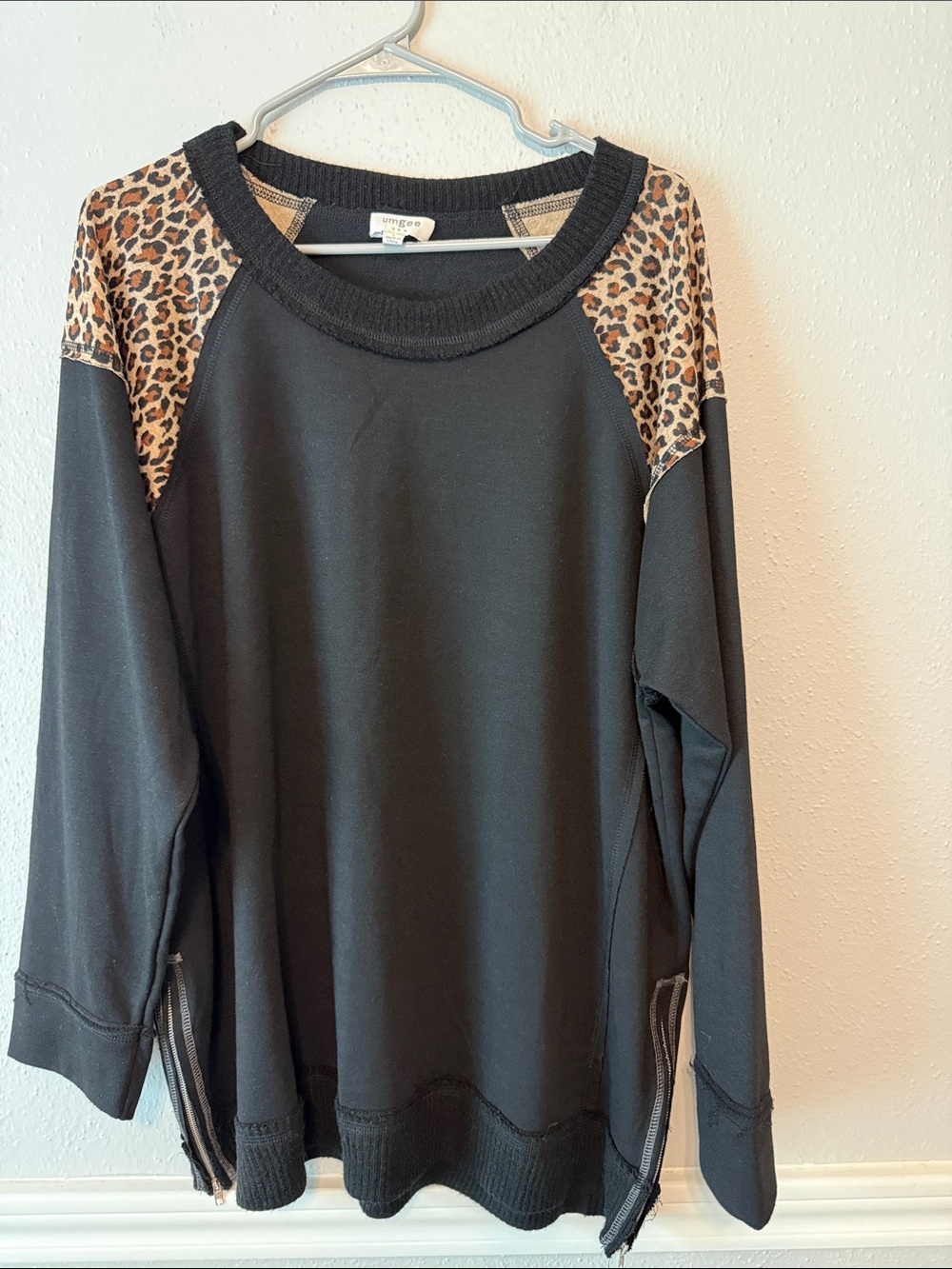 Umgee Black Long-Sleeve Pullover with Leopard Shoulder Panels